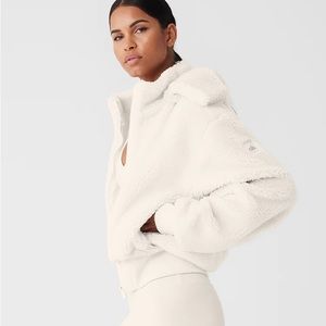 Alo Foxy Sherpa Jacket (great condition, gently used), Size Small, Ivory